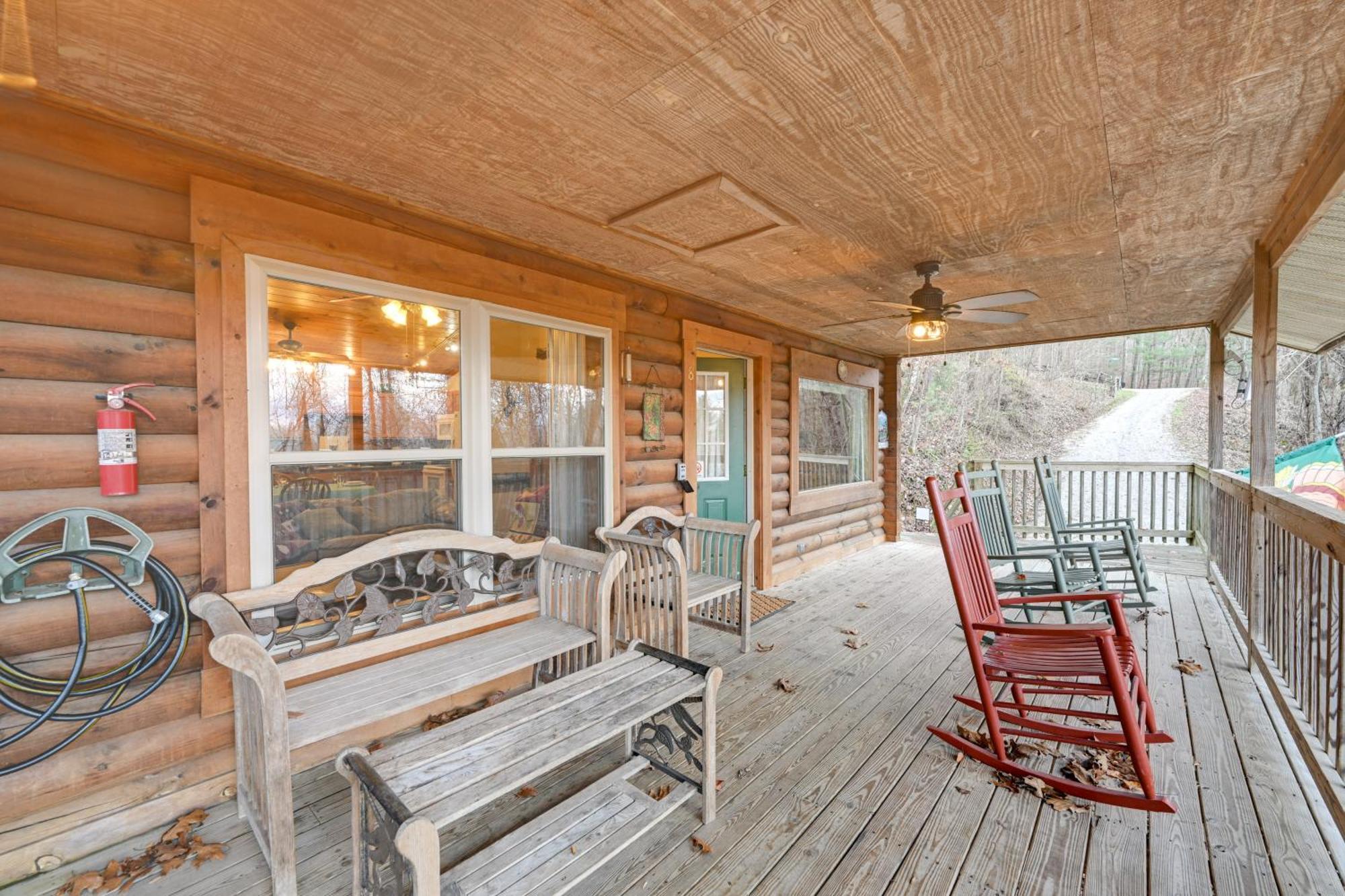 Cozy Deer Glen Cabin With Private Hot Tub And Porch! Bryson City Exteriör bild