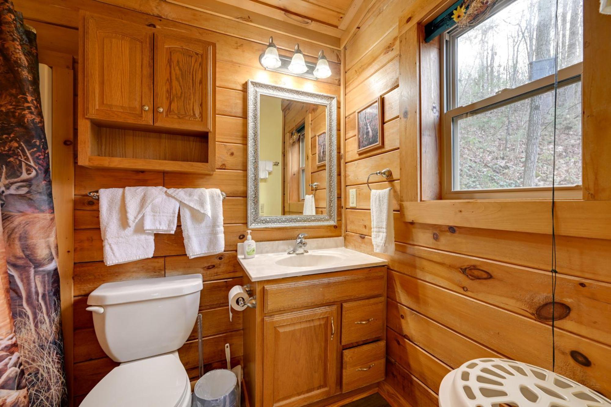 Cozy Deer Glen Cabin With Private Hot Tub And Porch! Bryson City Exteriör bild